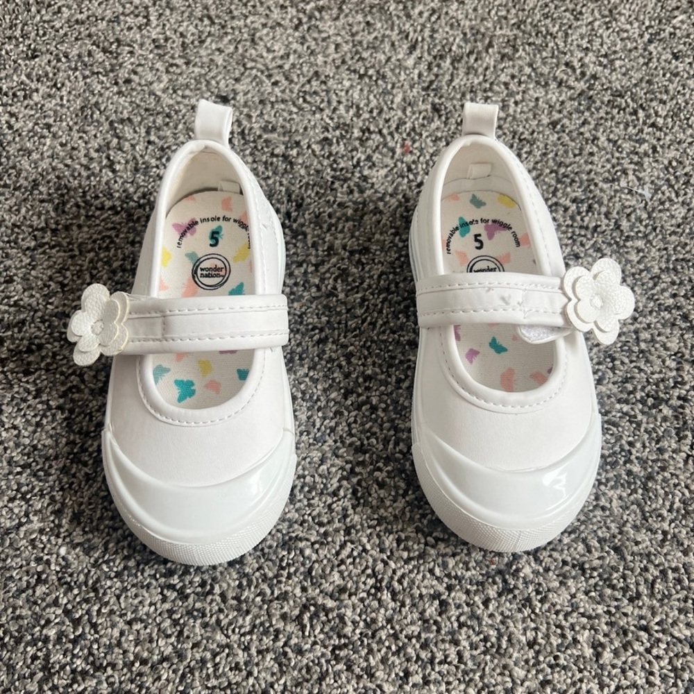 Girls flats